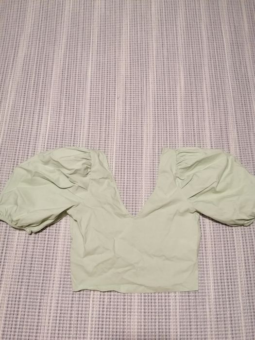 Roupa 5 € por peça
Roupas por 5 euros cada
É tudo com marcas de pouc