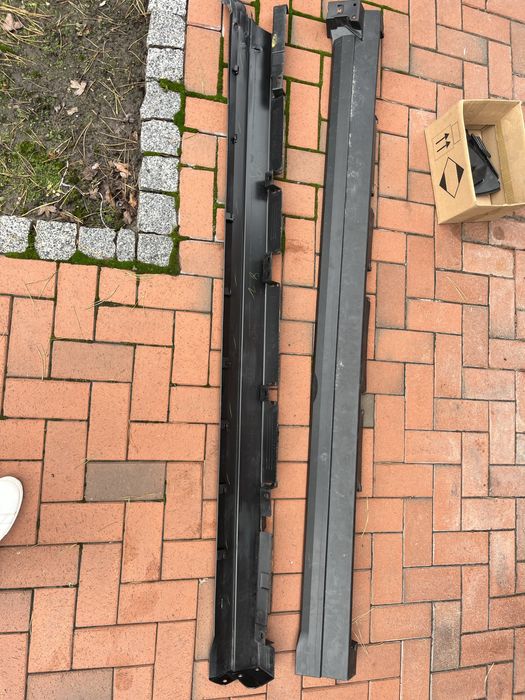 Нісан Арія накладка порогу права