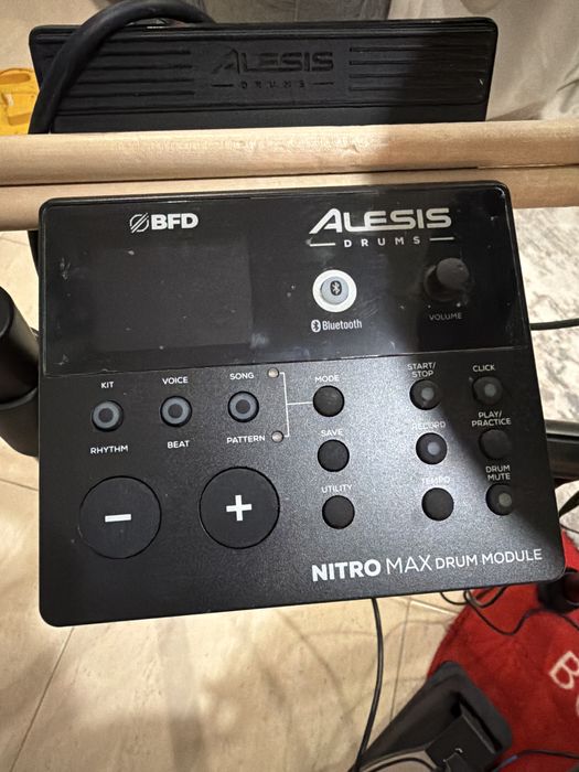 Bateria Alesis Nitro max kit 2025