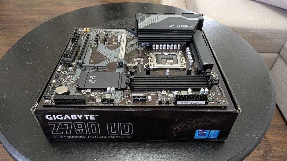 Материнська плата Gigabyte Z790 UD (s1700, Intel Z790, PCI-Ex16)
