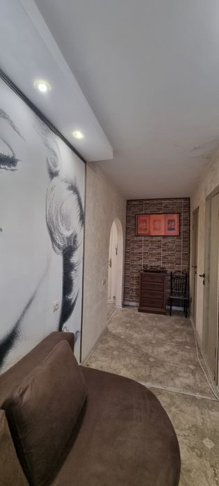 Оренда квартиру на Таврійсткому . Третій поверх .