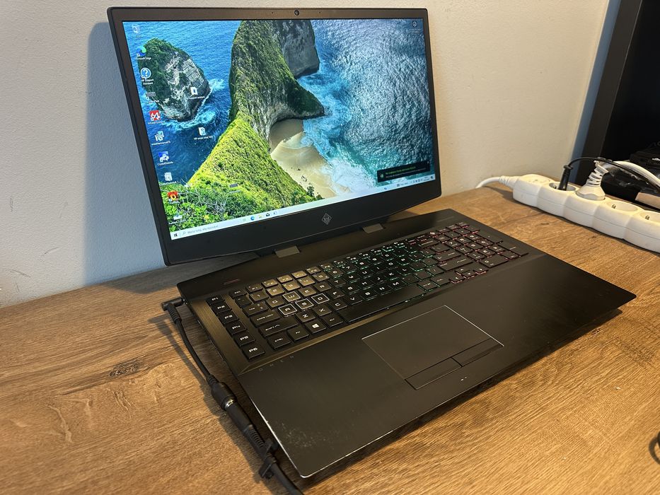 Продам игровой ноутбук HP OMEN 17-cb i7-9750/gtx1660Ti 6gb/17.3/144hz