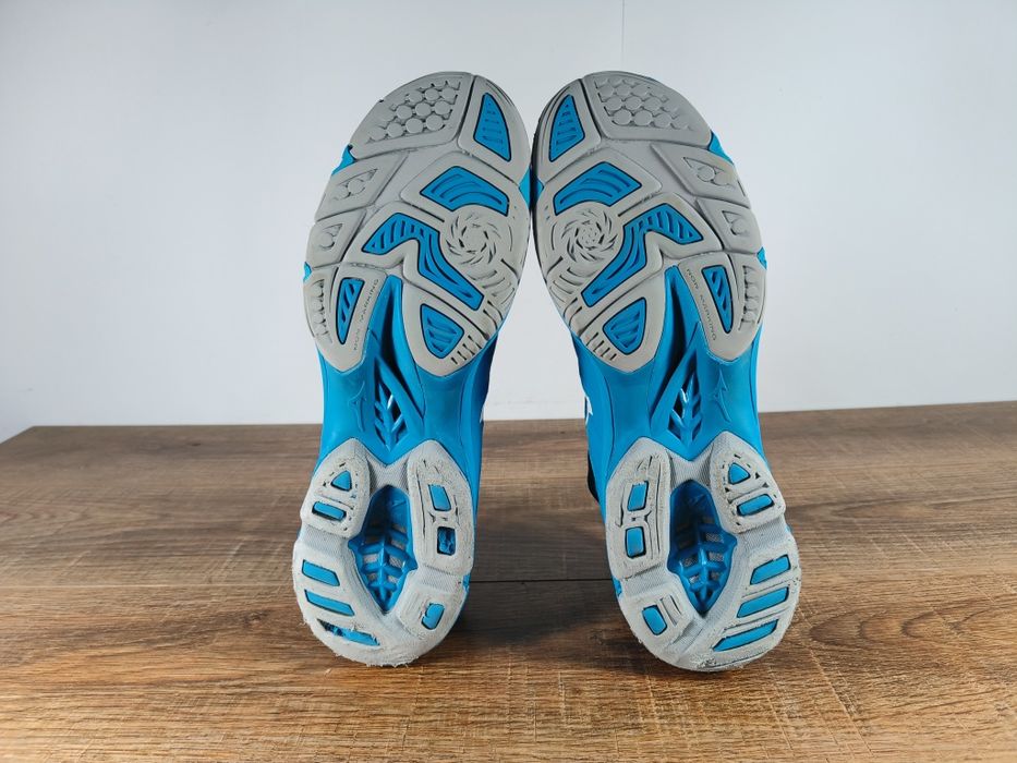 Кросівки Mizuno Wave Lightning