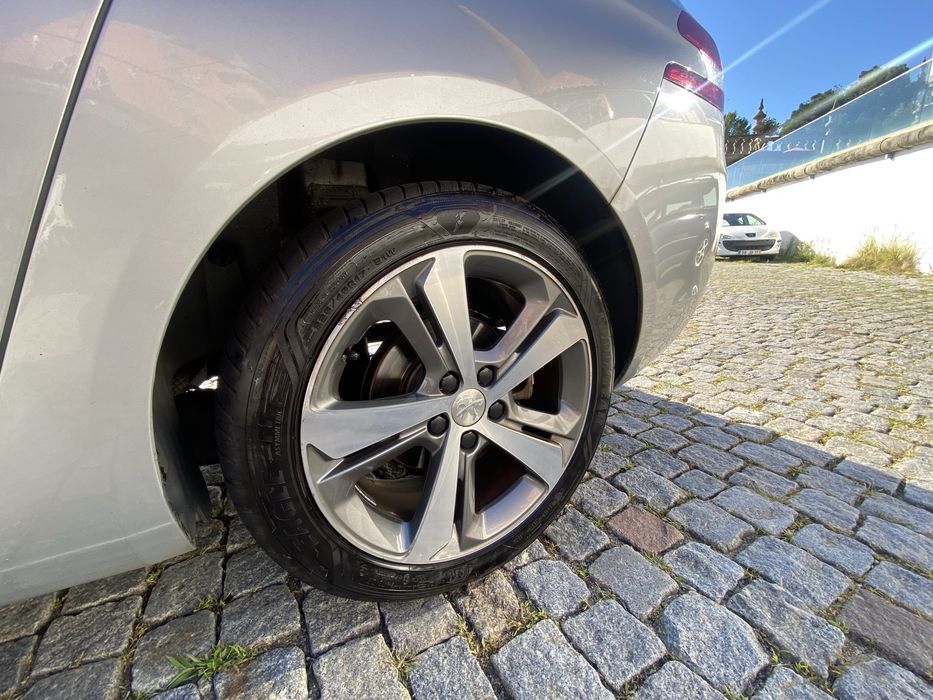 Carrinha Peugeot 308 SW 1.6 BlueHDi 120cv | 147mil km | Teto Panorâmico | 19”