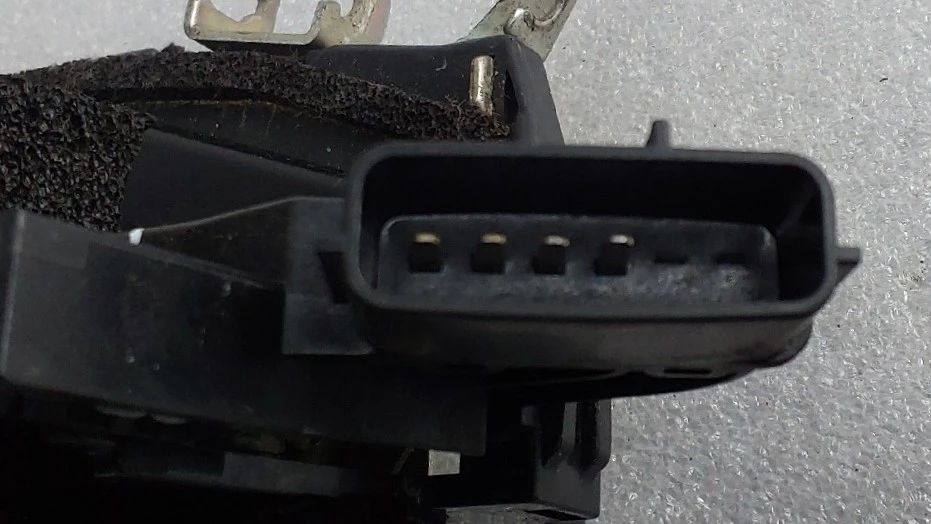 Fechadura / fecho porta frente esquerdo NISSAN Juke (F15)