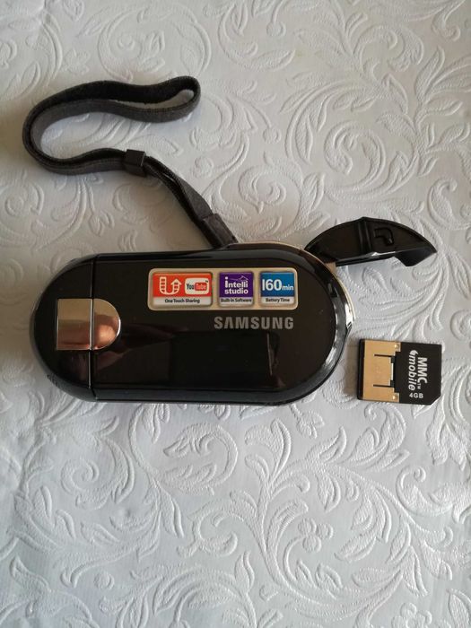 Maquina de filmar SamSung +cartão 4Gb +carregador