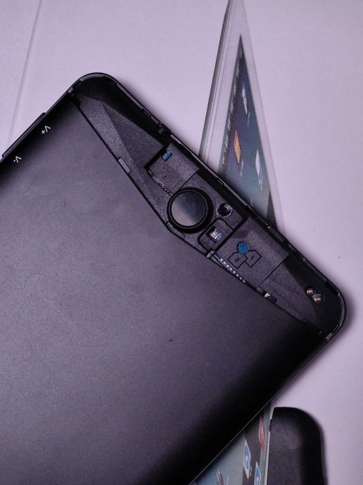 РОЗПРОДАЖ! Планшет LF705 7 дюймів, 2 SIM, GPS, 2/16 gb + бт навушники