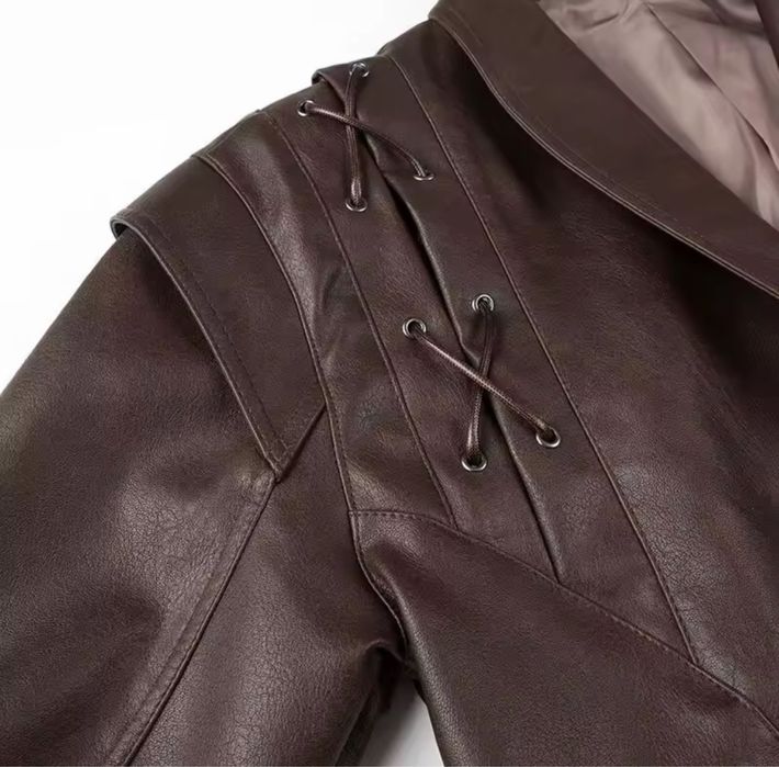 Стильна жіноча шкіряна куртка