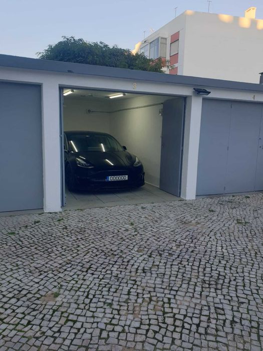 Garagem Box 15 m² + c/Espaço Exterior em Faro