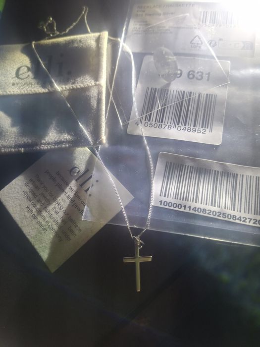 Срібна цепочка з хрестиком