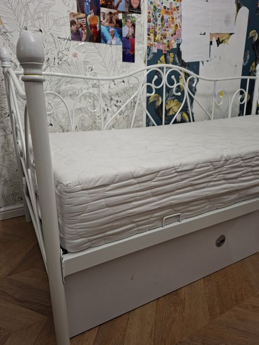 Łóżko metalowe dla dziewczynki