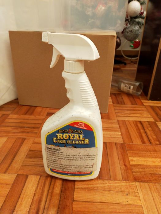 Spray para limpar gaiolas