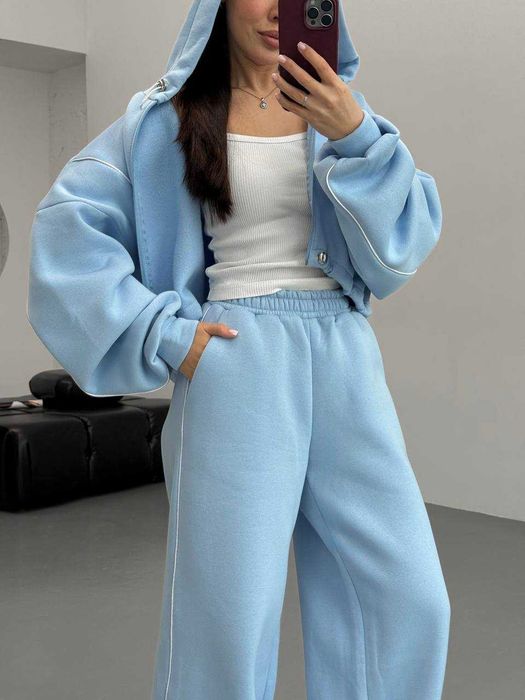 Жіночий спортивний костюм оверсайз на флісі з полосками і затяжками