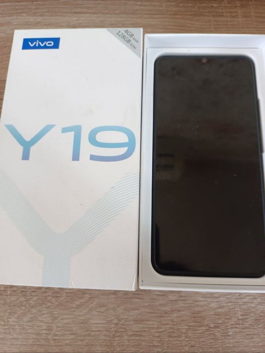 Смартфон Vivo Y19