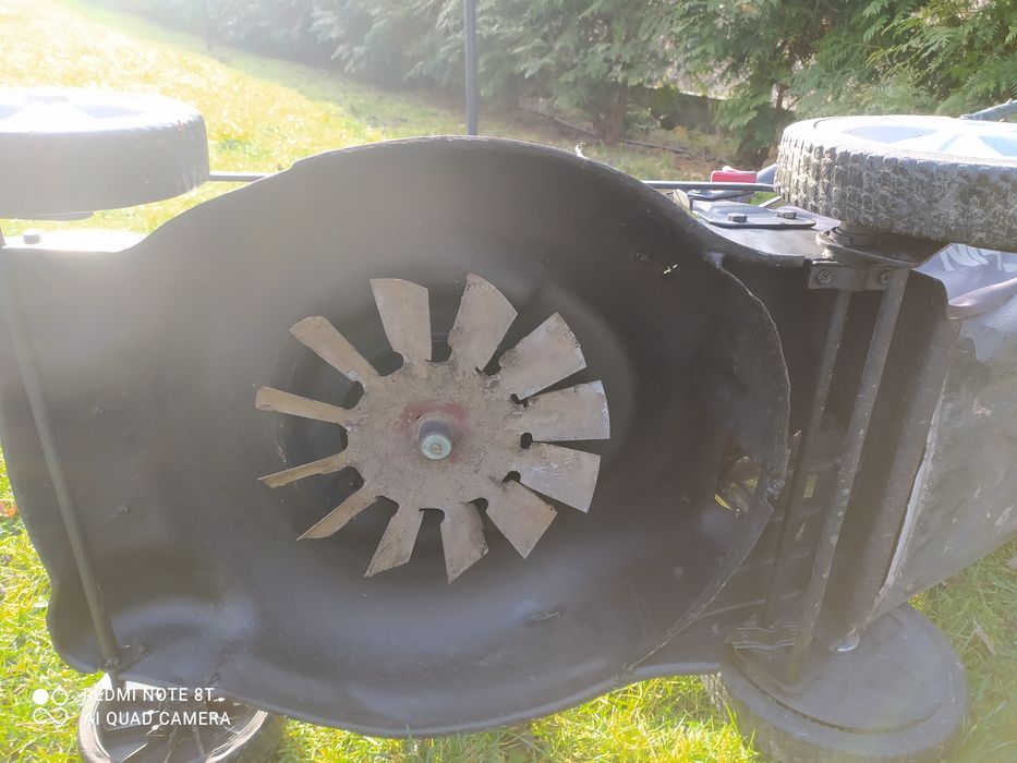 Dmuchawa do sprzątania liści NAC