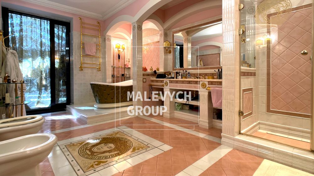 Продається будинок - резиденція поряд із Ботанічним садом. 25 соток