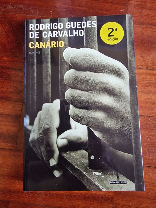 Livro Canário -  Rodrigo Guedes de Carvalho.
Está novo.