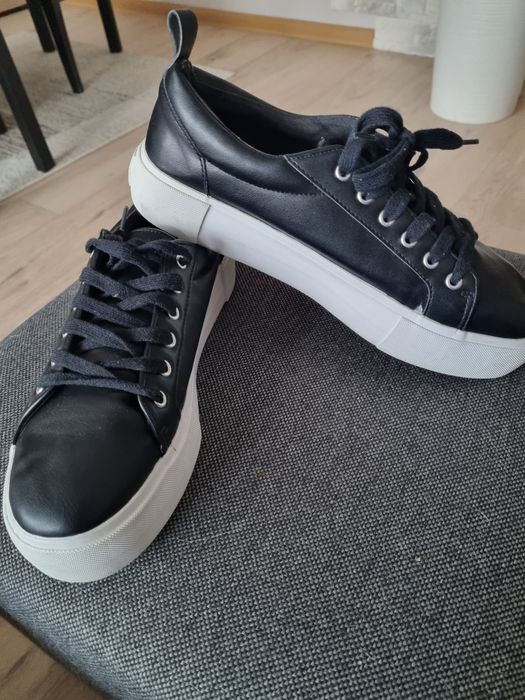 Buty damskie sportowe. 41