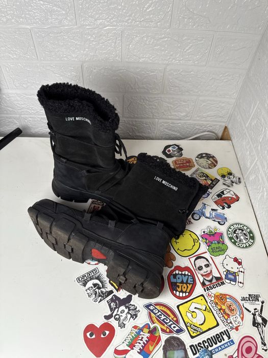 Замшеві чоботи Love Moschino