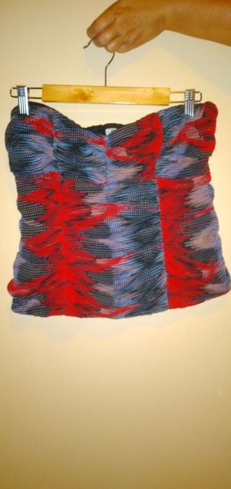 Top sem alcas stradivarius