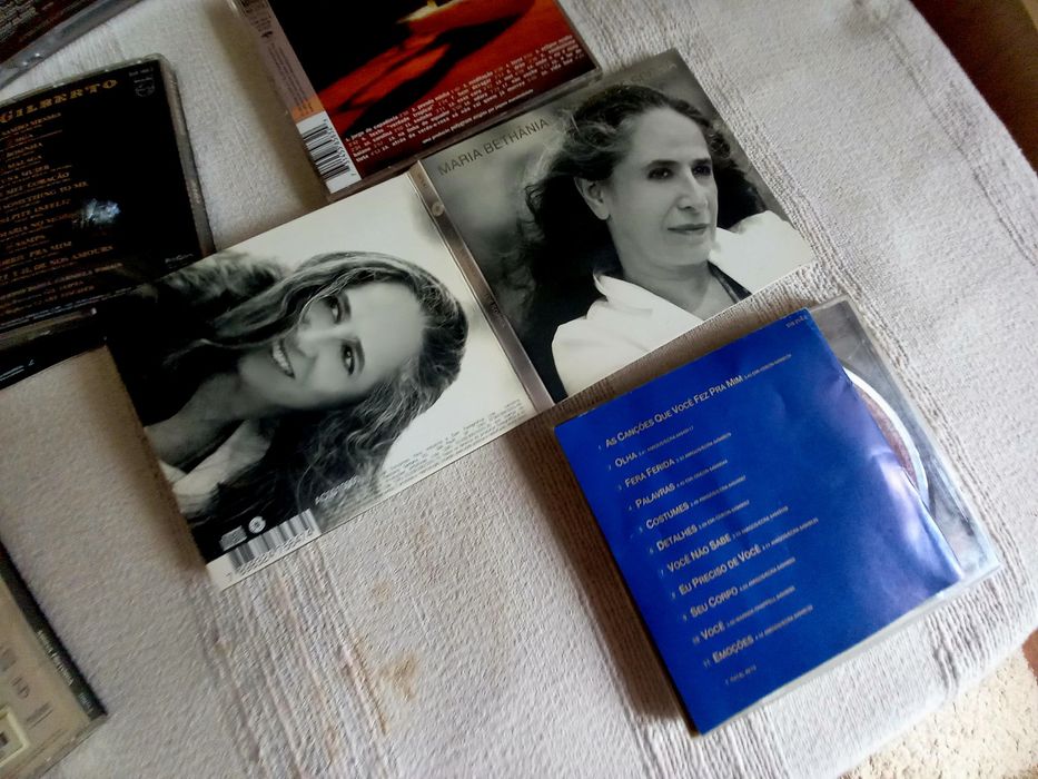 Cds de música brasileira a quatro euros cada