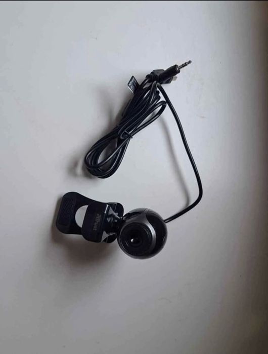 Conjunto Novo – Teclado Gaming + Webcam Trust negociavel