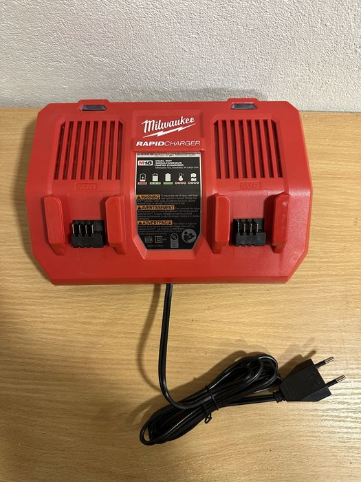 Зарядний пристрій MILWAUKEE M18 DFC Turbo RAPID (48-59-1802)на 2 порти