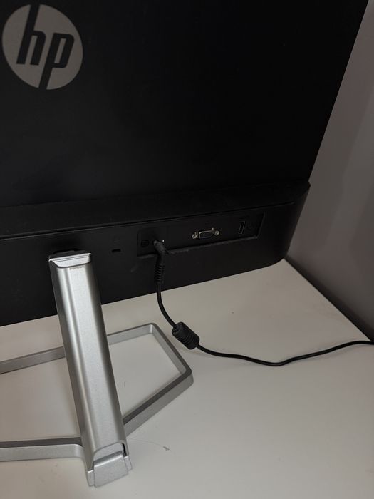 Monitor hp M24f używany