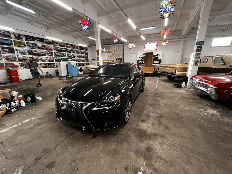 Lexus IS