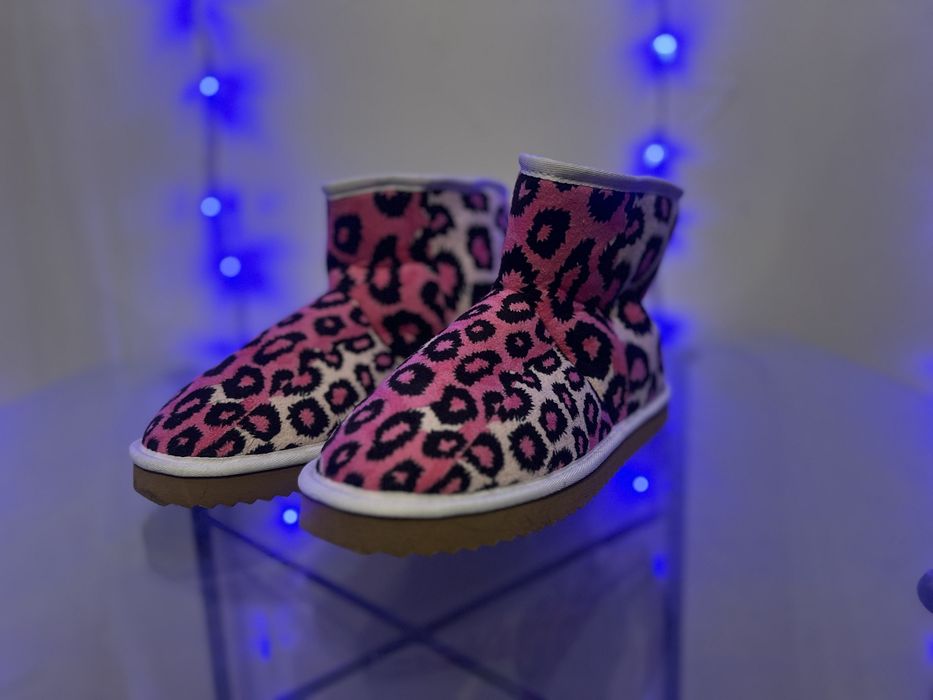 Угги  / нові /34 розмір