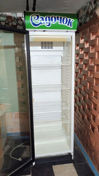 Вітринний холодильник/шафа
