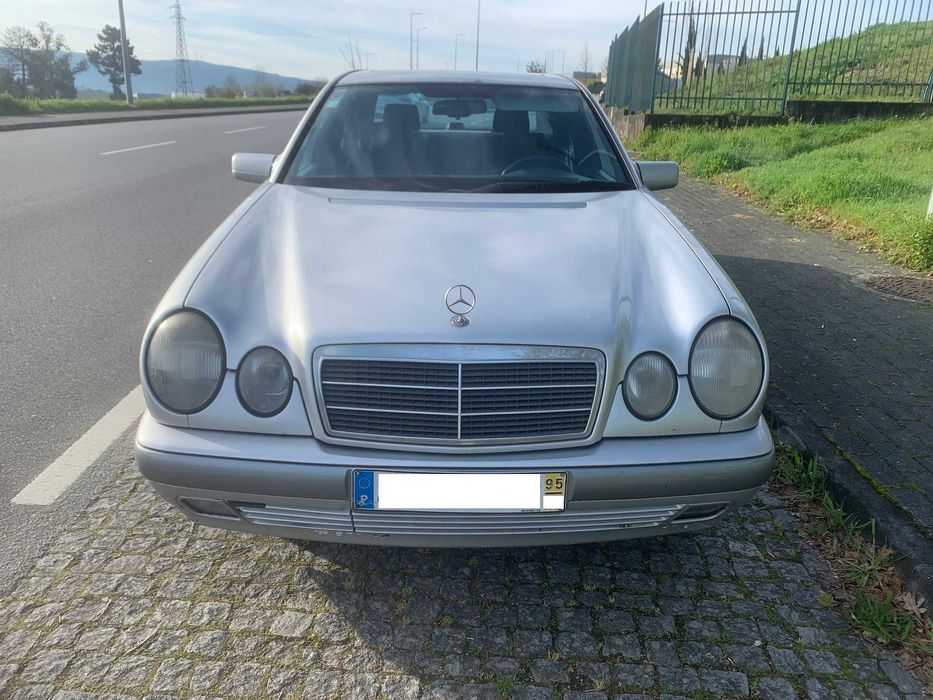 Mercedes-Benz Classe E 220d (1995)