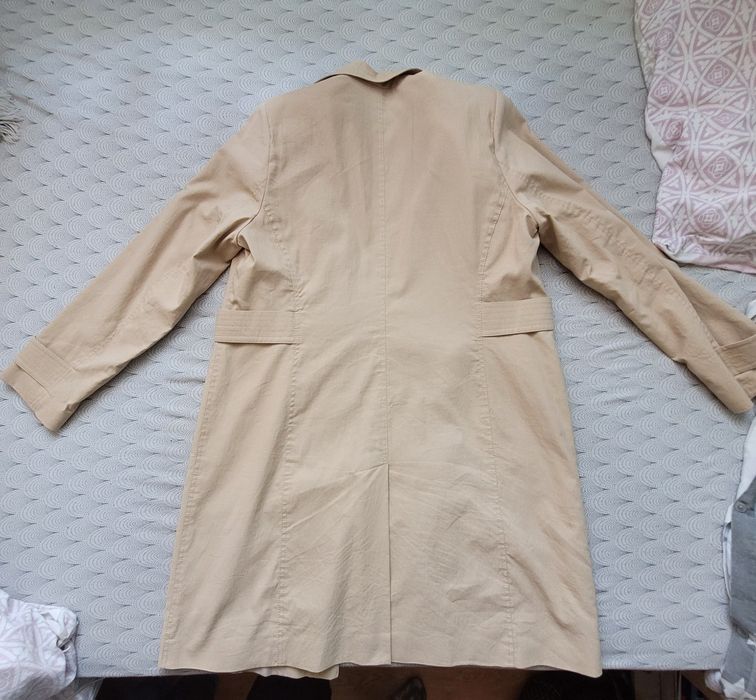 Beżowy płaszcz r. 42