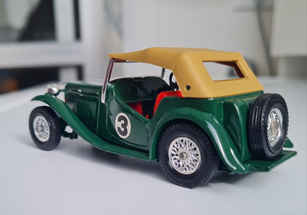 Miniatura diecast "1945 MG-TC