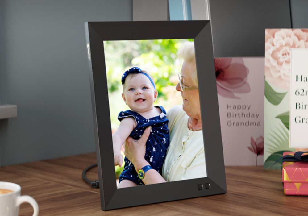 Nixplay 2K Smart Digital Photo Frame 9.7 Inch