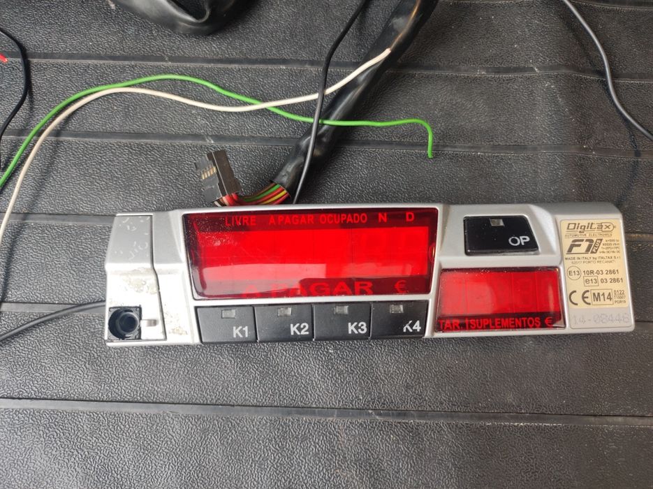 Taxímetro quase novo