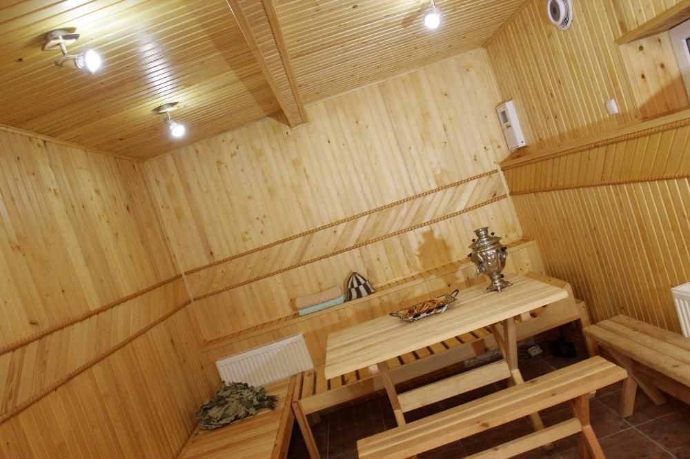 Здається житло подобово, тихе місце.