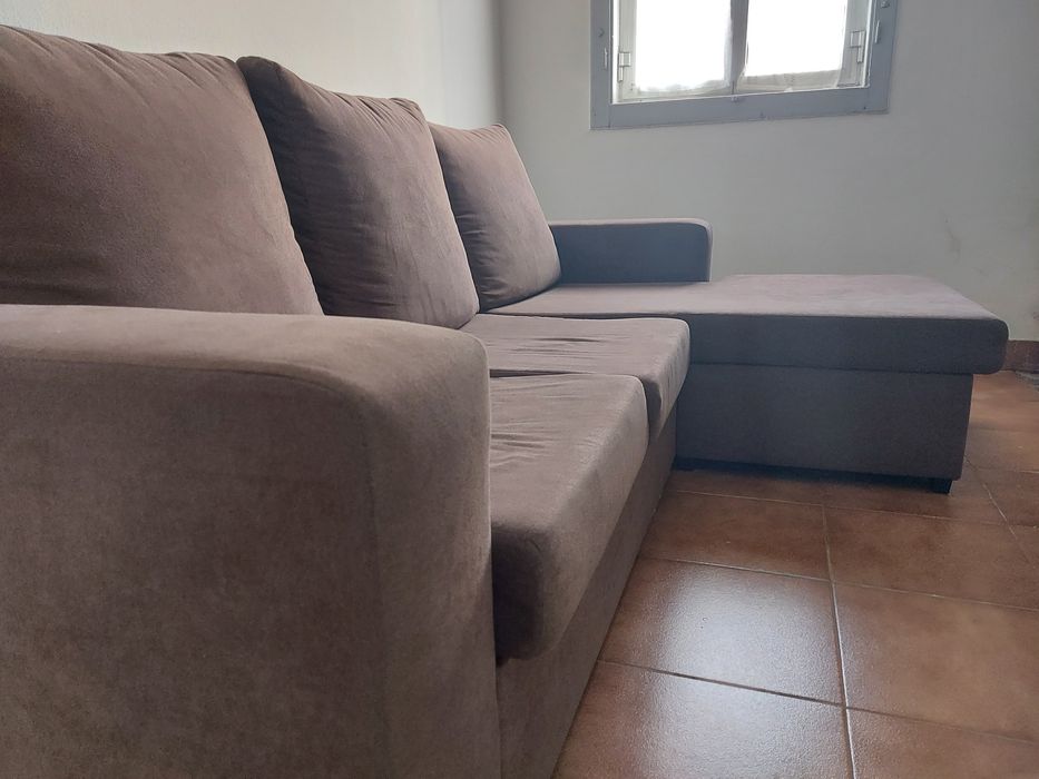 Sofá com chaise long