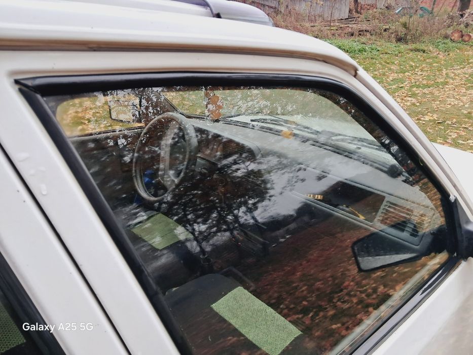 Peugeot 309 на повному ходу