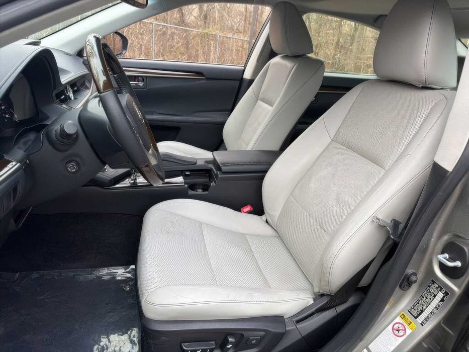 Lexus ES 350      2015