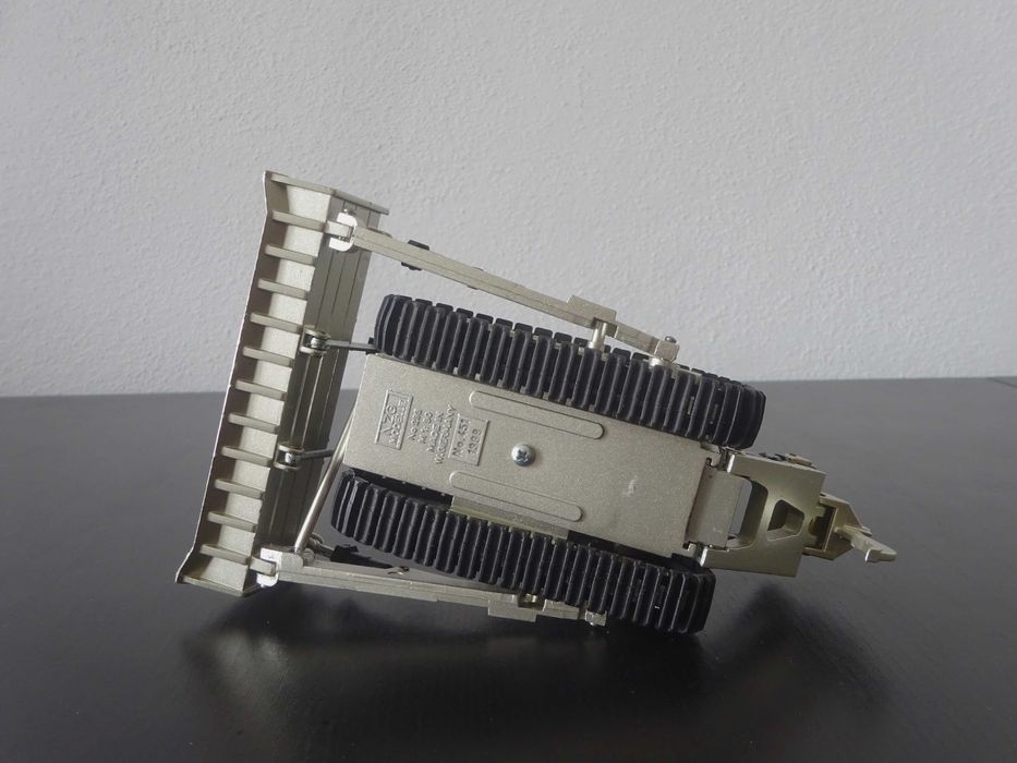 1:50 NZG CAT D9R Bulldozer "Silver"