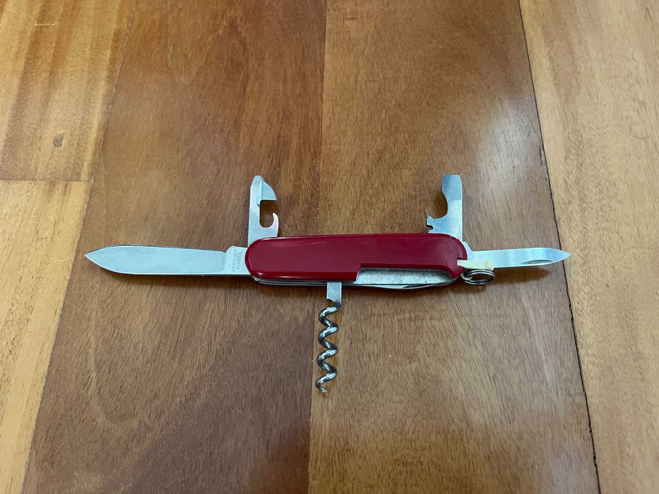 Canivete suíço Victorinox 6 funções - como novo