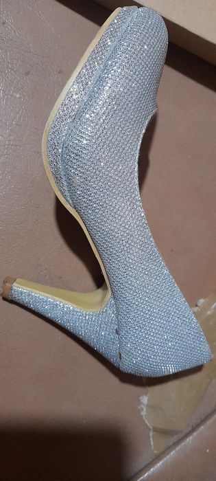 Sapatos prateado 36 em óptimo estado
