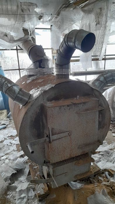 Piec , kocioł na słomę kominek na biomasę