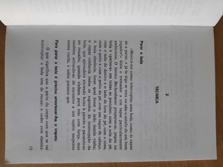 Livro "Futebol - Técnica e táctica"