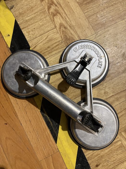 Przyssawki do szyb 4 sztuki