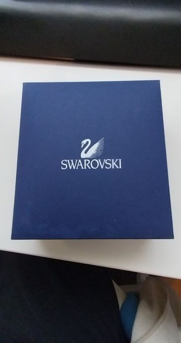 Brincos Swarovski novos e na caixa