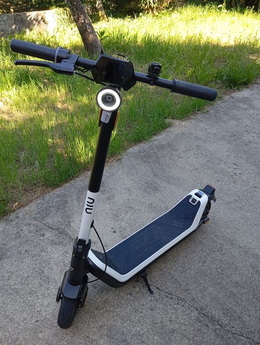 Trotinet NIU KQi3 Sport
