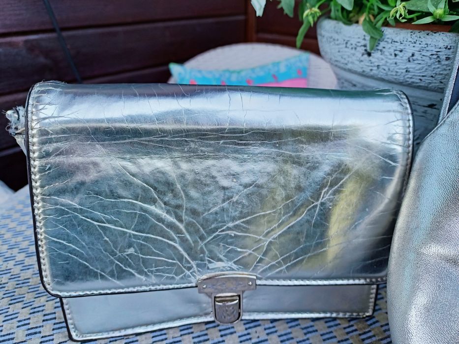 Srebrny komplet sandałki torebka