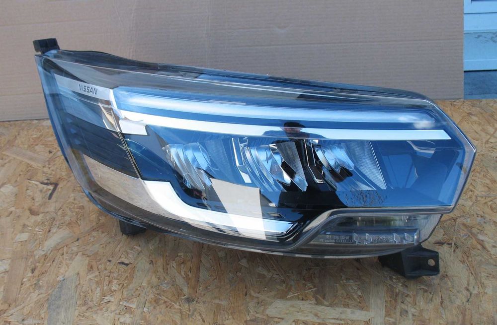 Nissan Primastar II Lift 21-24r Lampa prawa przód Full Led Idealna